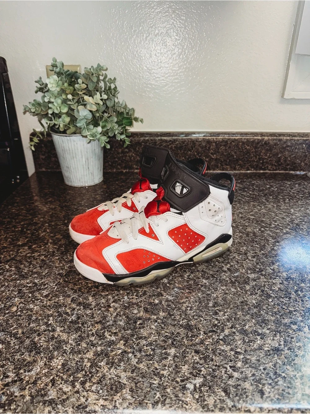 Air Jordan 6 Retro Carmine 2021 GS Youth Size 4.5Y Red White Nike